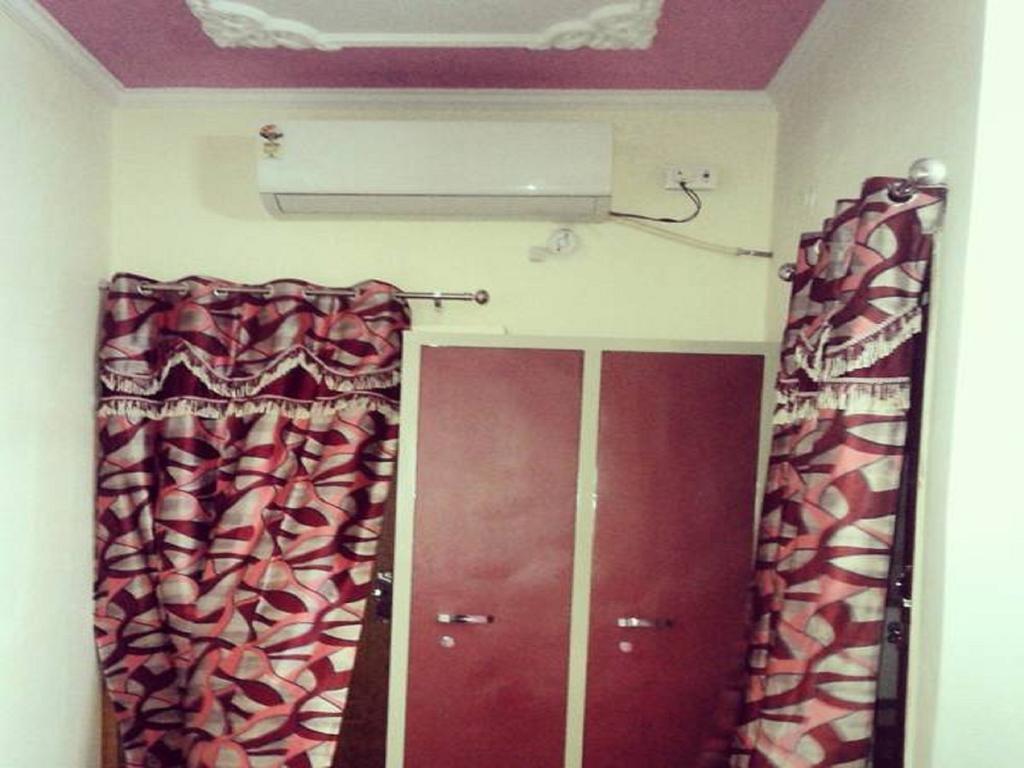 Hotel Jan Jan Tak Dehradun Rum bild