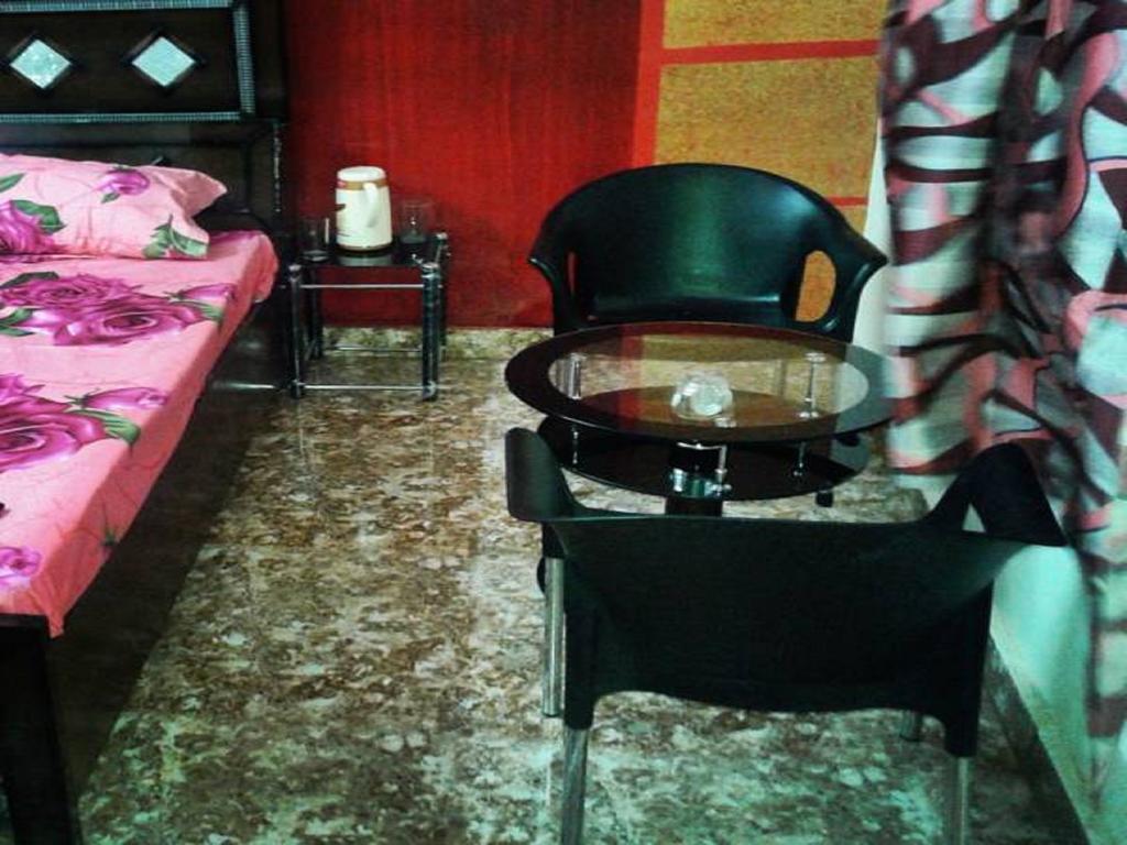 Hotel Jan Jan Tak Dehradun Rum bild